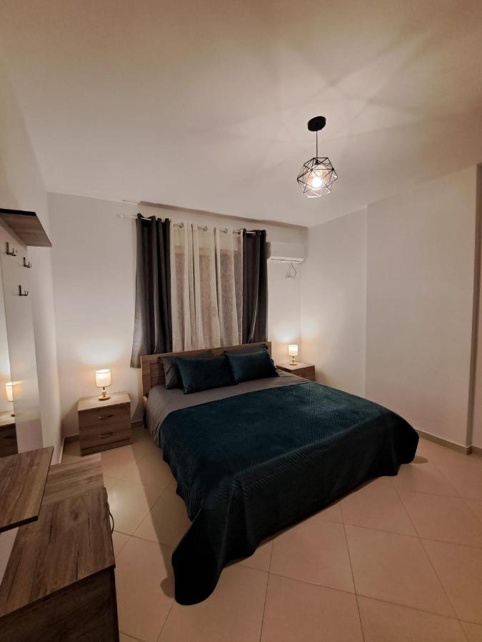 Views On - Lungomare Apartment Vlorë